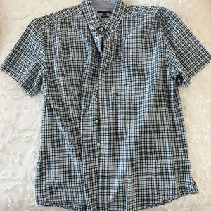 Men’s Tommy Hilfiger button down shirt